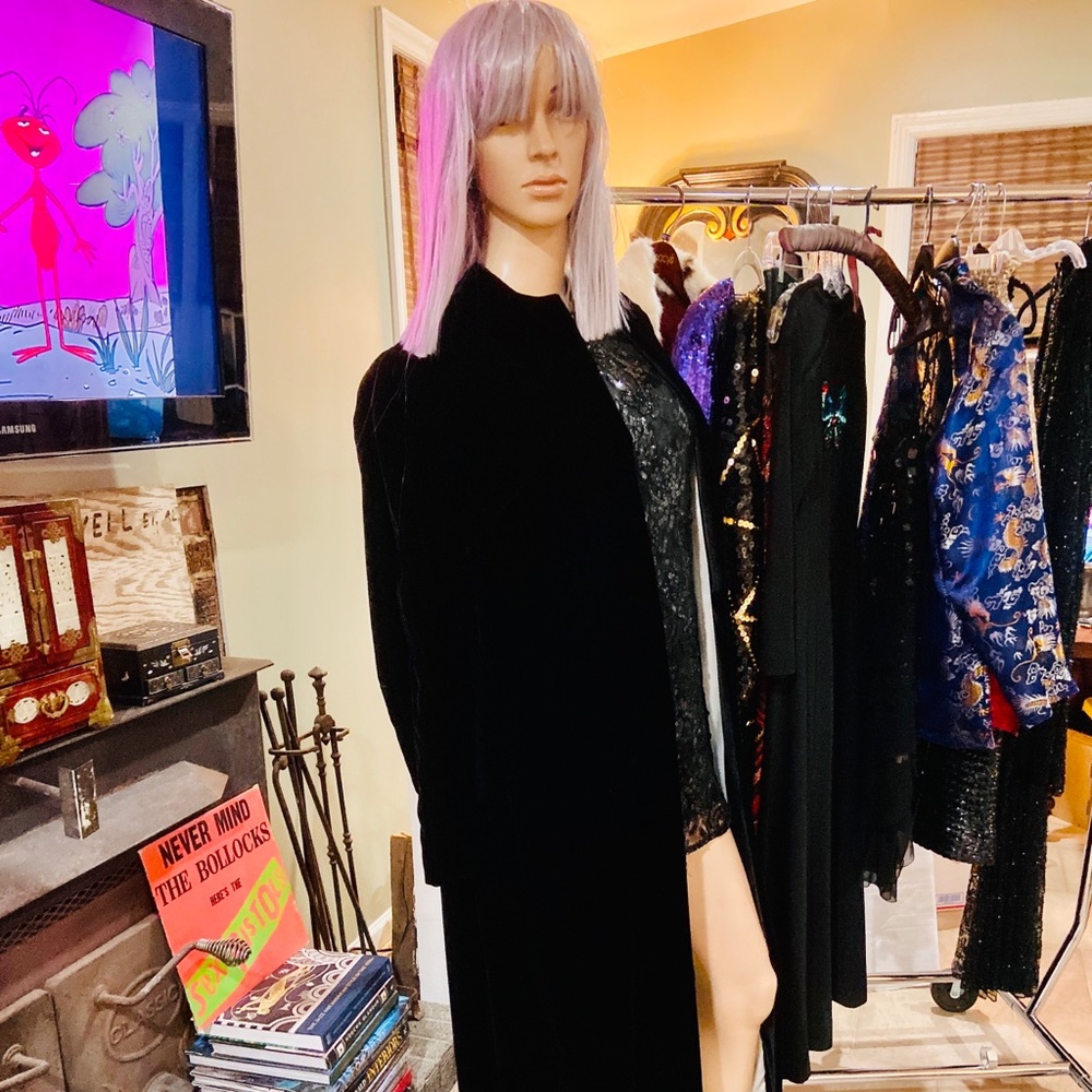 VTG Velvet Opera Long Coat - Black - Picture 6 of 8